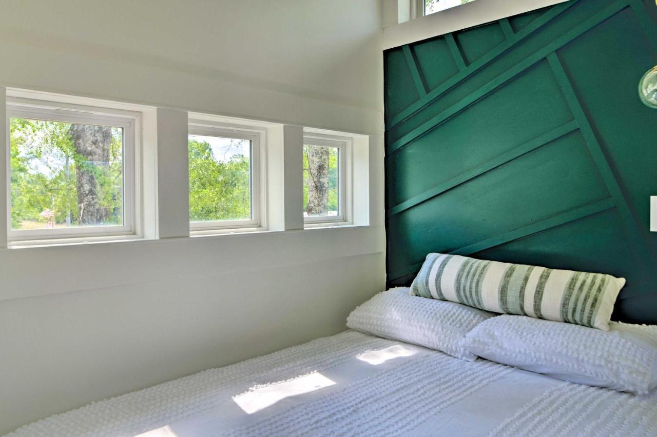 Modern Starkville Tiny Home Near Dining And Msu Bagian luar foto